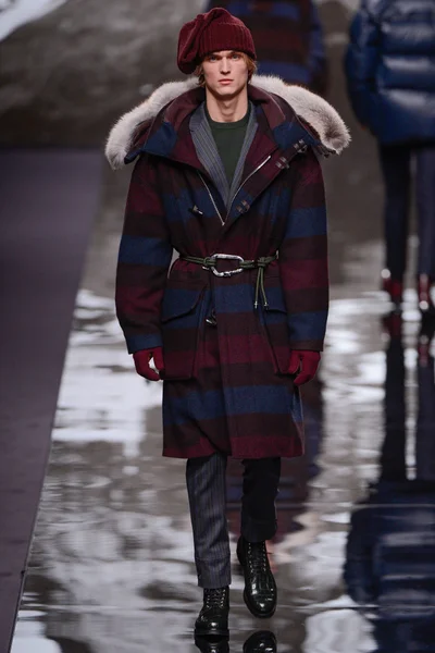 Look 30